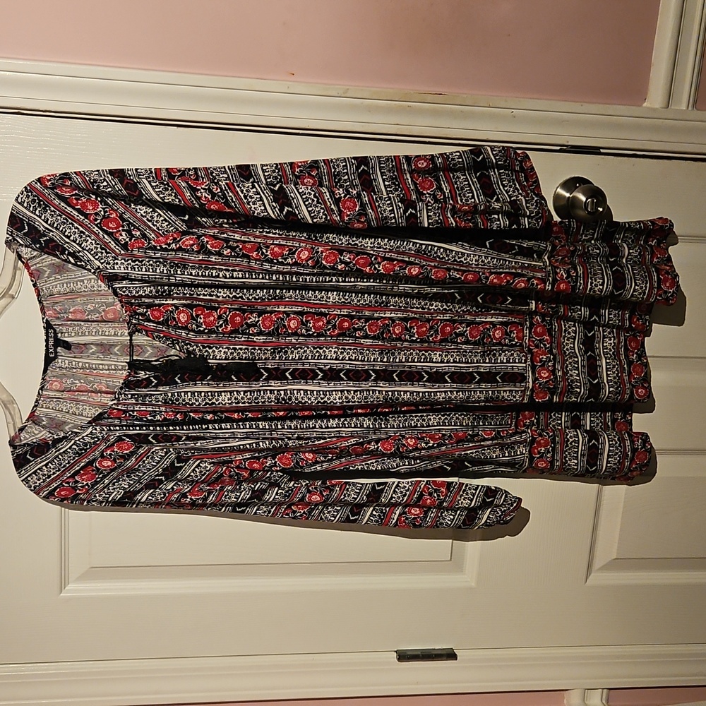 Express Black and Red Large Patterned Dress - Picture 2 of 5